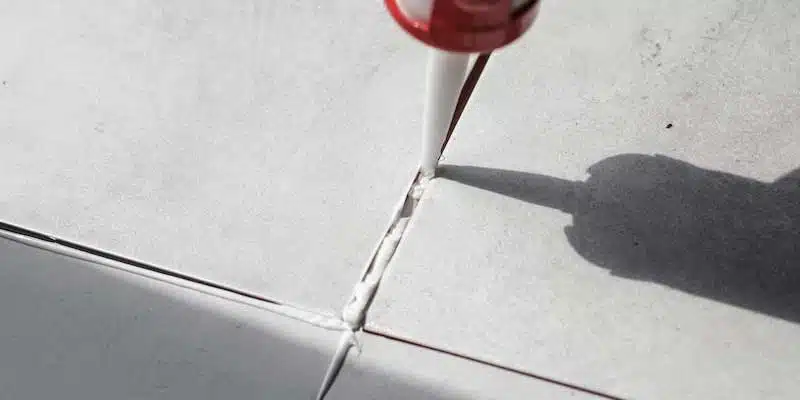 Blog công ty mới nhất về Quản lý mất hiệu suất trong các chất niêm phong tiếp xúc với nhiệt, độ ẩm và chuyển động