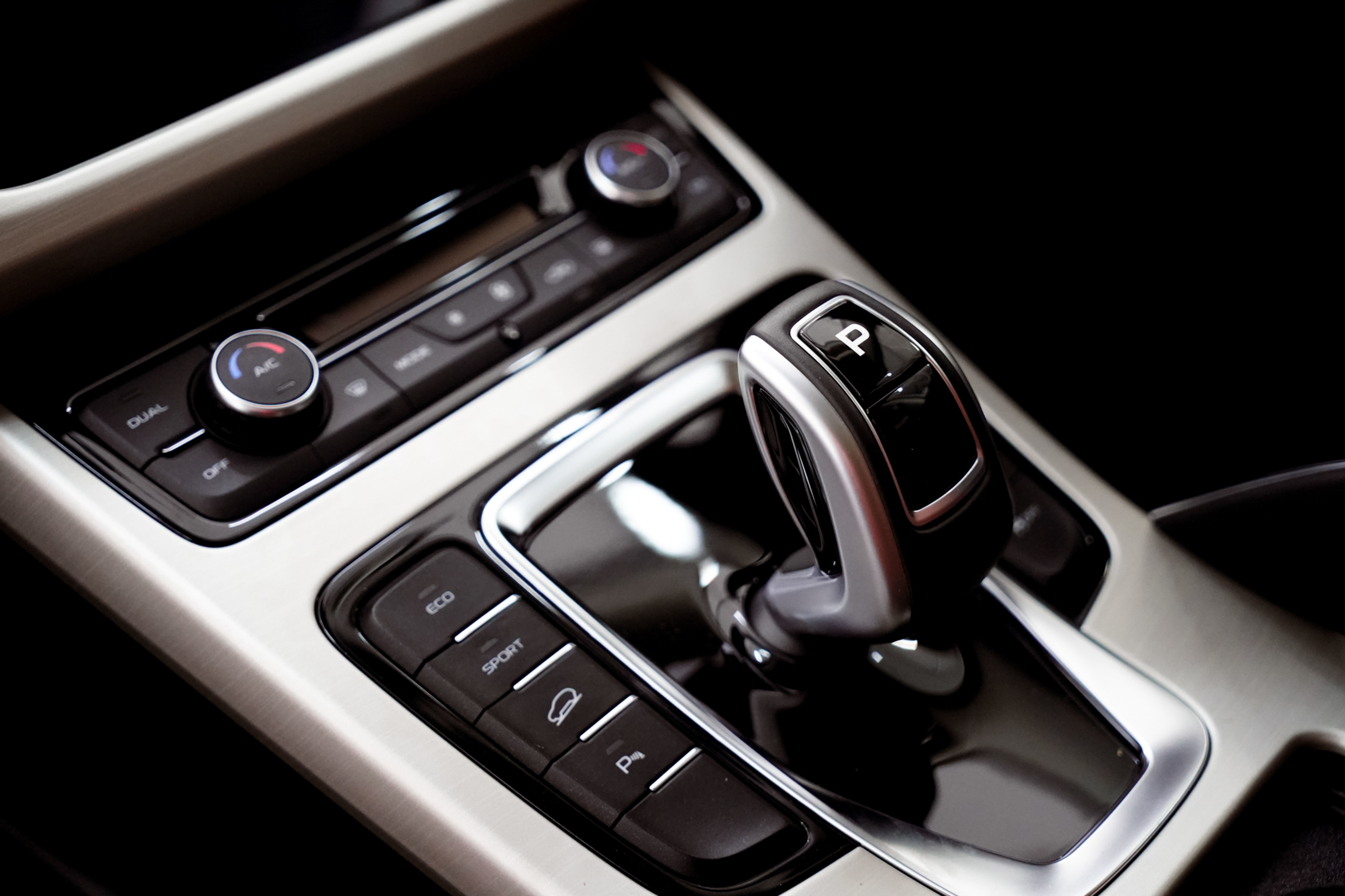 Blog công ty mới nhất về New STP Polymers Solutions for Automotive Interior Bonding